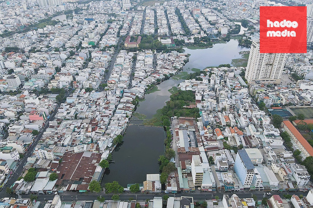 Khu vực ao Song Tân, quận 7 (cũ). Ảnh: Giang Anh
