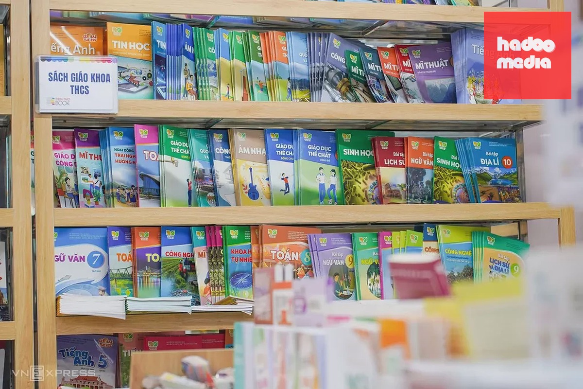 Sách giáo khoa bậc THCS. Ảnh: Hoàng Giang