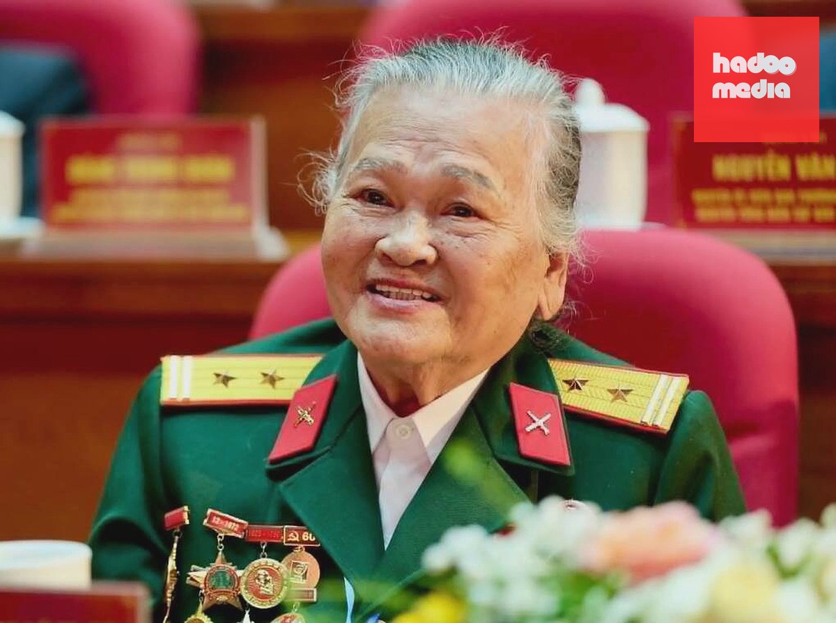 Bà Ngô Thị Tuyển tại lễ kỷ niệm 60 năm chiến thắng Hàm Rồng, năm 2025. Ảnh: Lê Hoàng