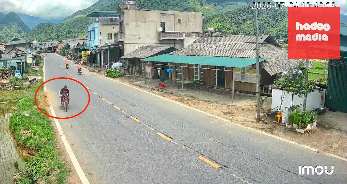 Hà Văn Tý di chuyển trên đường - Ảnh: Công an tỉnh Lào Cai