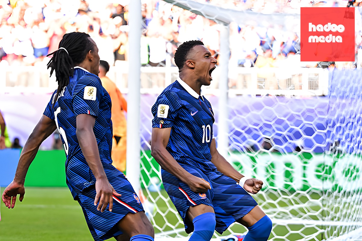 Kylian Mbappe ghi bàn trên chấm phạt đền giúp Pháp đi tiếp. Ảnh: Getty Images