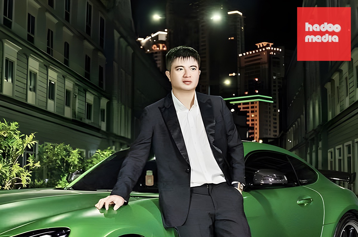 Mr Pips Phó Đức Nam sưu tập dàn siêu xe tạo dựng hình ảnh về cuộc sống giàu có để lôi kéo nhà đầu tư tham gia đầu tư tài chính - Ảnh: FBNV