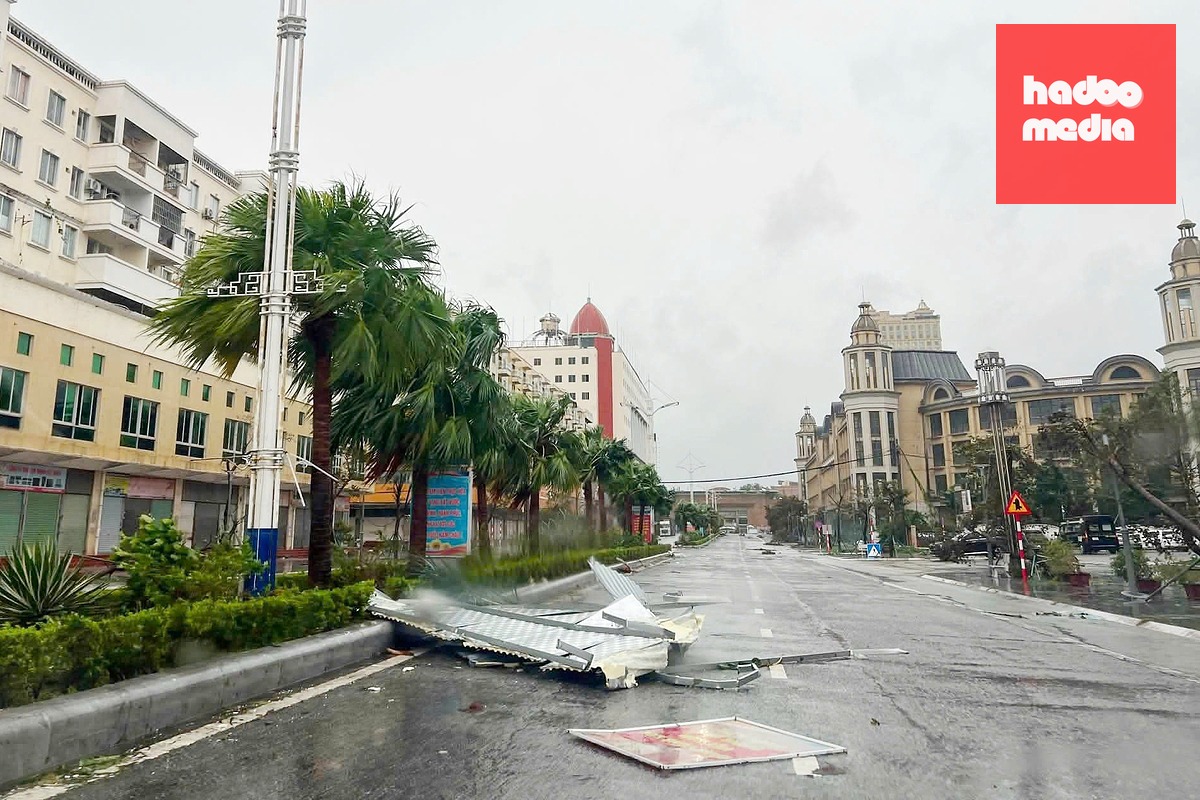 Bão Maysak gây ngập lụt và tốc mái nhà tại Móng Cái