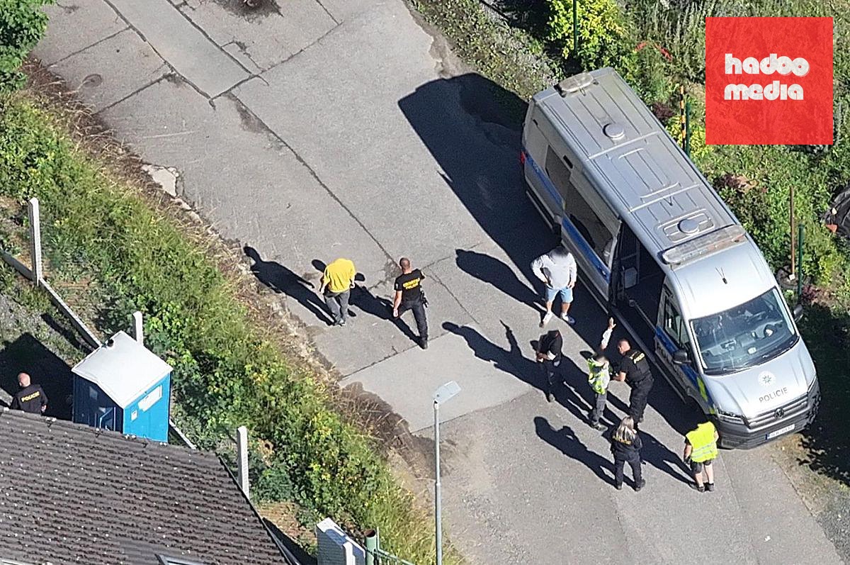 Policisté použili při kontrole na stavbách také drony.