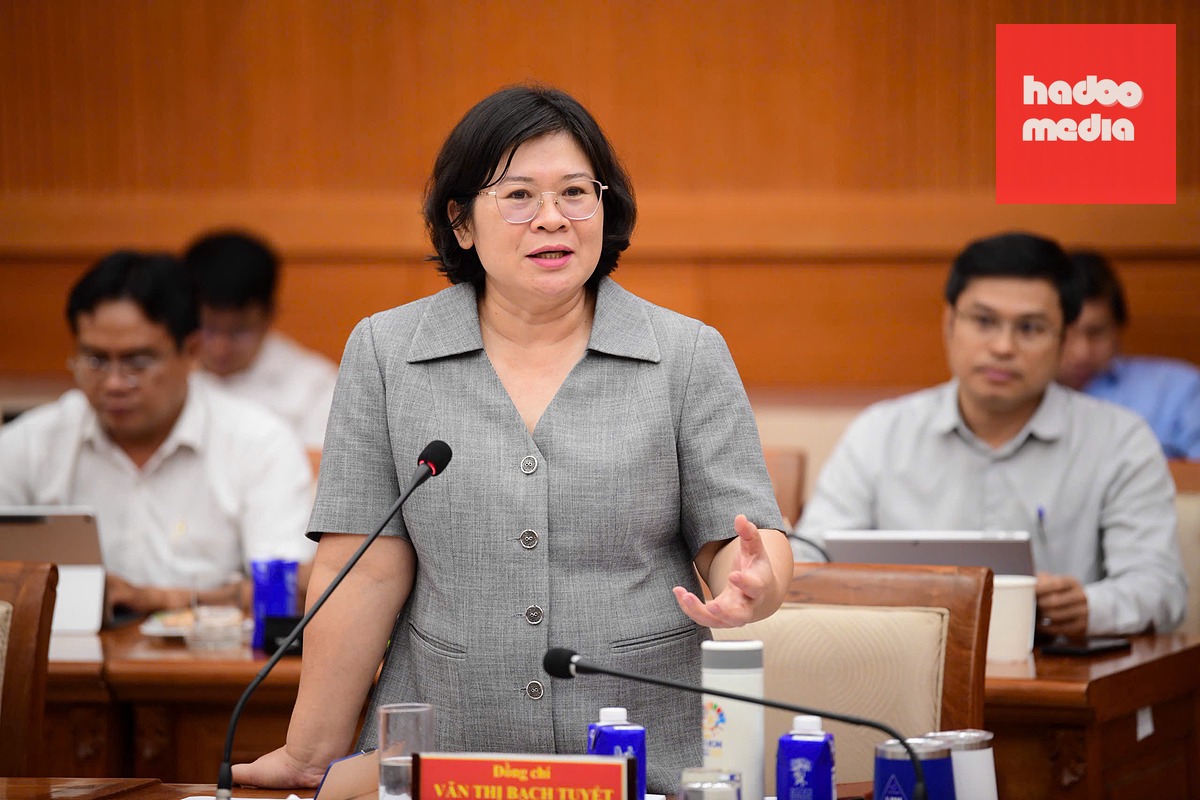 Phó bí thư Thành ủy Văn Thị Bạch Tuyết phát biểu - Ảnh: QUANG ĐỊNH