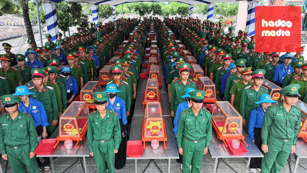 235 hài cốt liệt sĩ an táng tại Nghĩa trang Liệt sĩ Dốc Bà Đắc, phường Thới Sơn, tỉnh An Giang, hôm 9/7. Ảnh: Phương Vũ