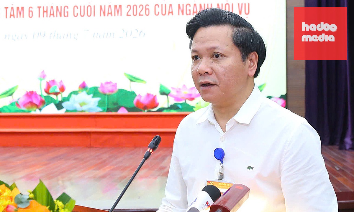Ông Phan Trung Tuấn, Vụ trưởng Chính quyền địa phương, phát biểu tại hội nghị sáng 9/7. Ảnh: Tống Giáp
