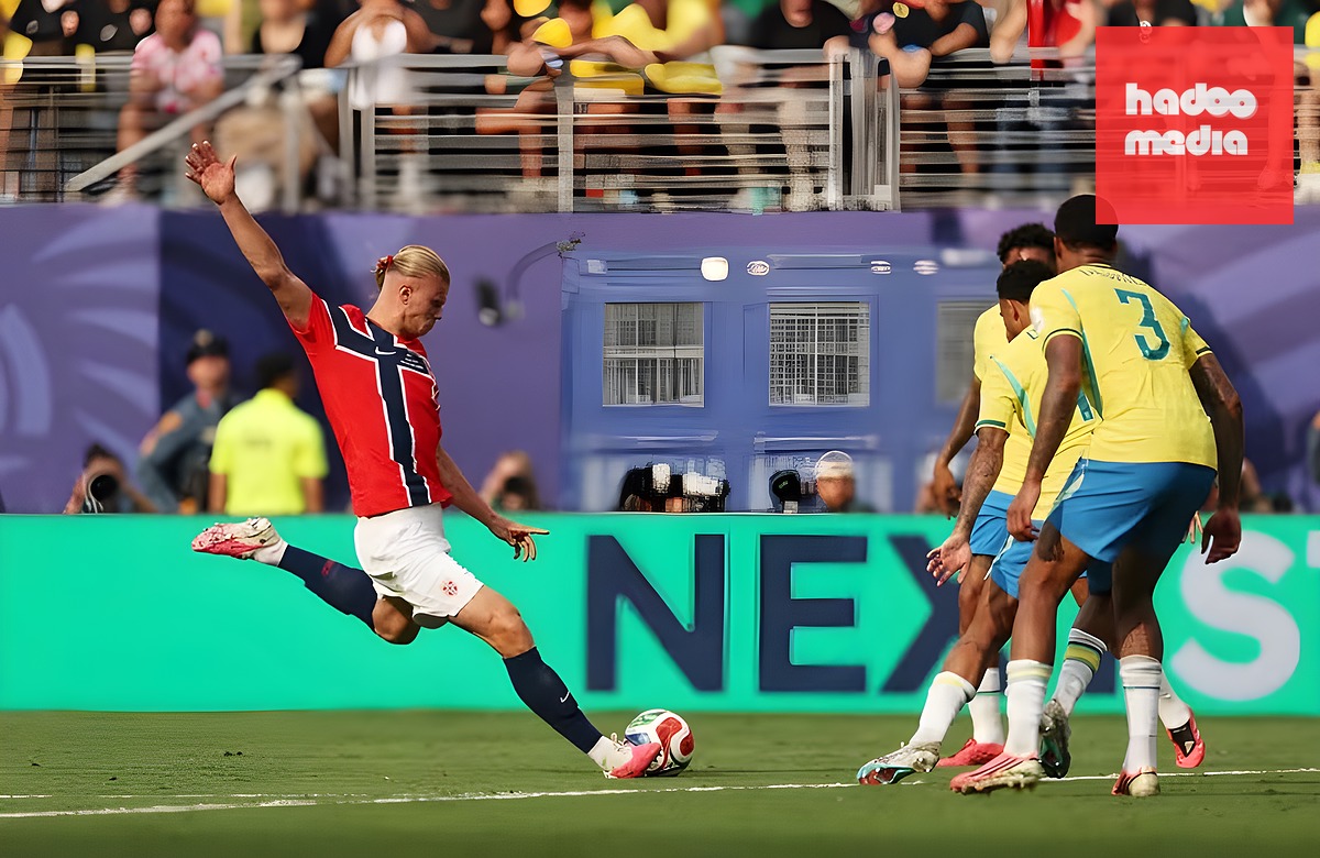Erling Haaland là một sát thủ nguy hiểm trước khung thành đối phương. Ảnh: FIFA.com.