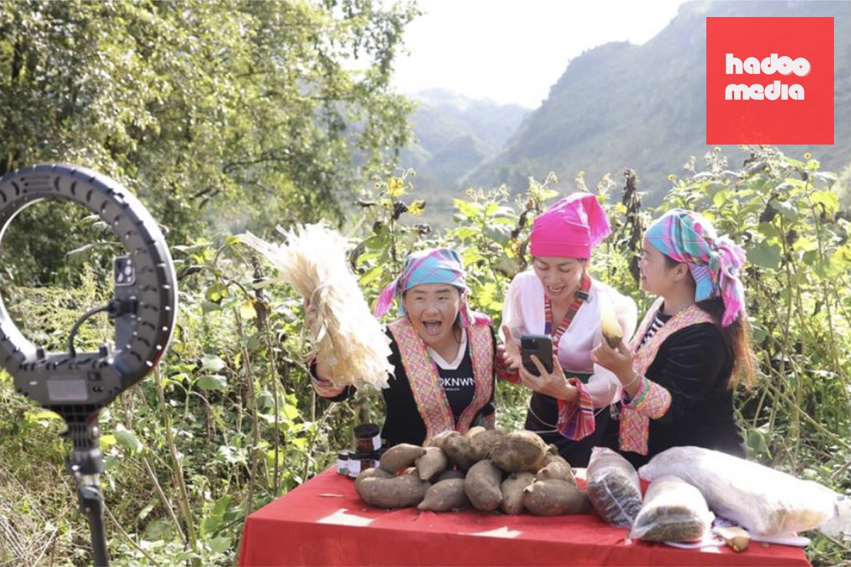 Mô hình bán hàng khám phá giúp các mặt hàng nông sản địa phương đến gần với người tiêu dùng - Ảnh: HOÀNG YẾN