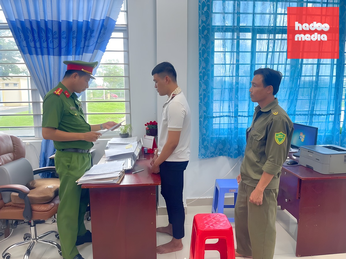Cơ quan điều tra đang tống đạt các quyết định tố tụng đối với Dương Nguyễn Duy Khánh - Ảnh: CACC