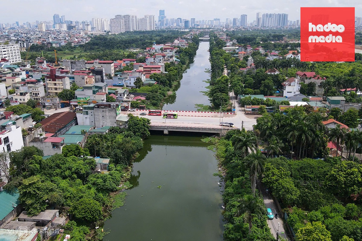 sông Nhuệ đoạn qua phường Thụy Phương, phường Đông Ngạc. Ảnh: Thế Bằng