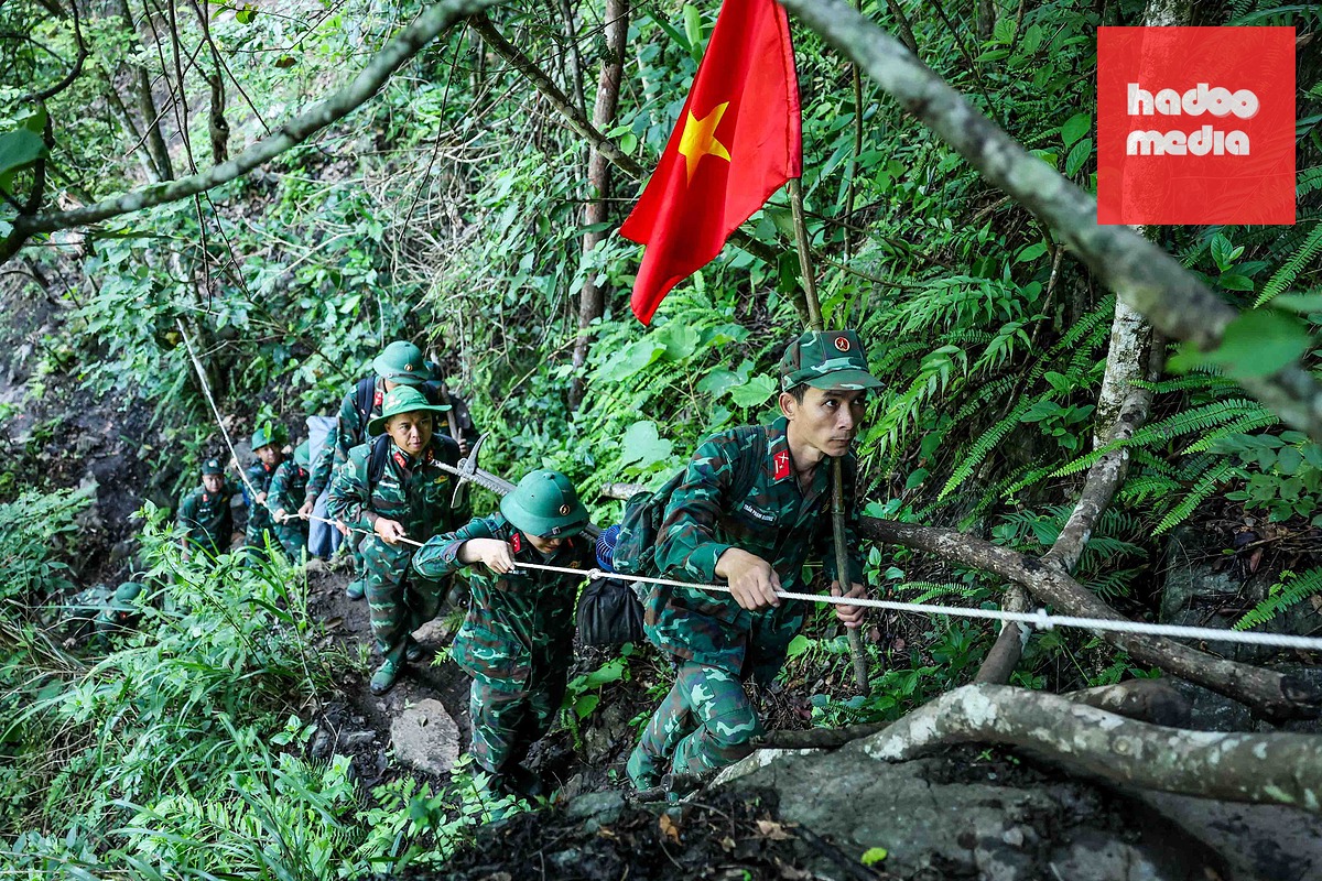 Bới từng hốc đá tìm liệt sĩ trên “Lò vôi thế kỷ” tại mặt trận Vị Xuyên - Ảnh 4.