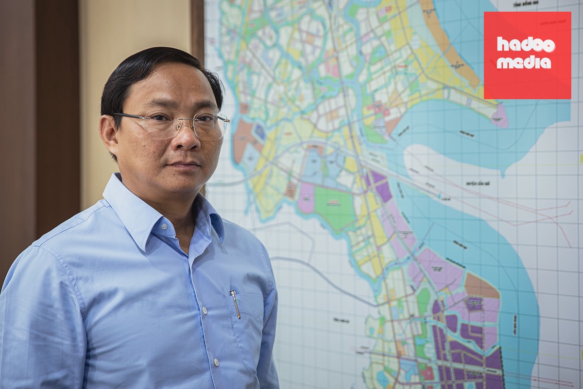 Hơn một năm trước, ông Phan Ngọc Phúc được thành phố điều động từ vị trí Phó giám đốc Sở Xây dựng TP HCM về làm Bí thư xã Nhà Bè, tháng 6/2026. Ảnh: Phùng Tiên