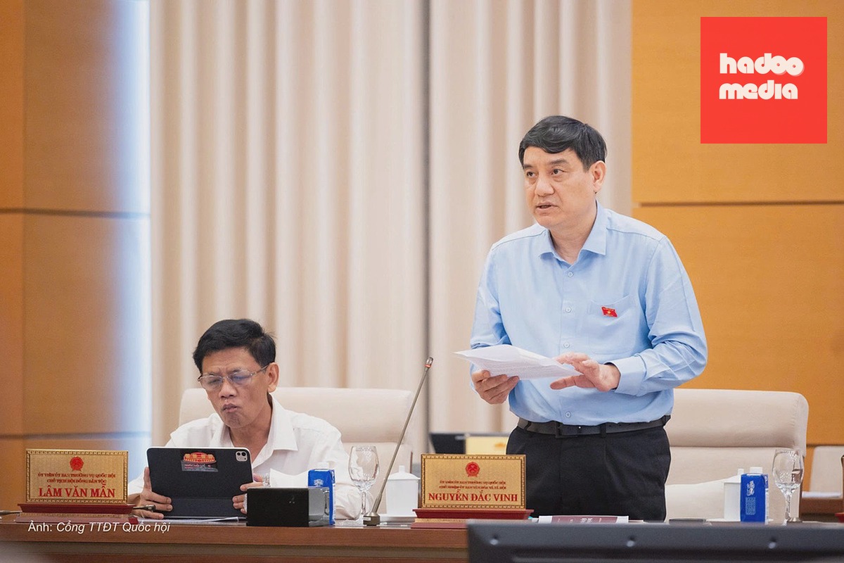 Ông Nguyễn Đắc Vinh phát biểu tại kỳ họp.