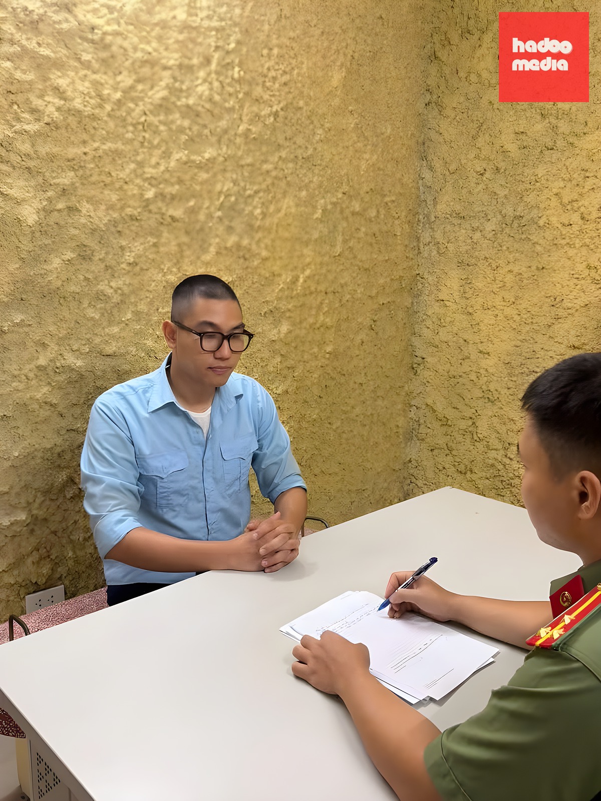 Bắt tạm giam Giám đốc và Tổng biên tập nhà xuất bản Hội Nhà văn liên quan cuốn sách 'Chuyện với Thanh' - Ảnh 5.