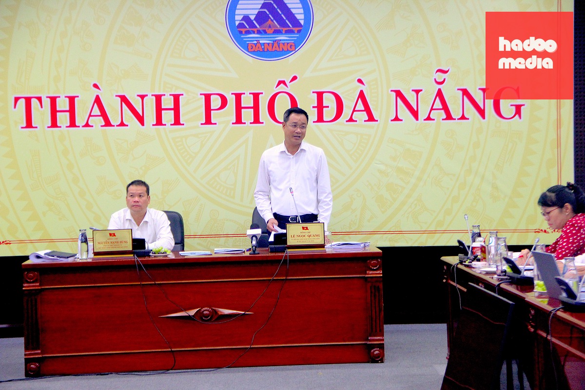 Ông Lê Ngọc Quang, Bí thư Thành ủy Đà Nẵng, phát biểu tại buổi làm việc - Ảnh: TRƯỜNG TRUNG