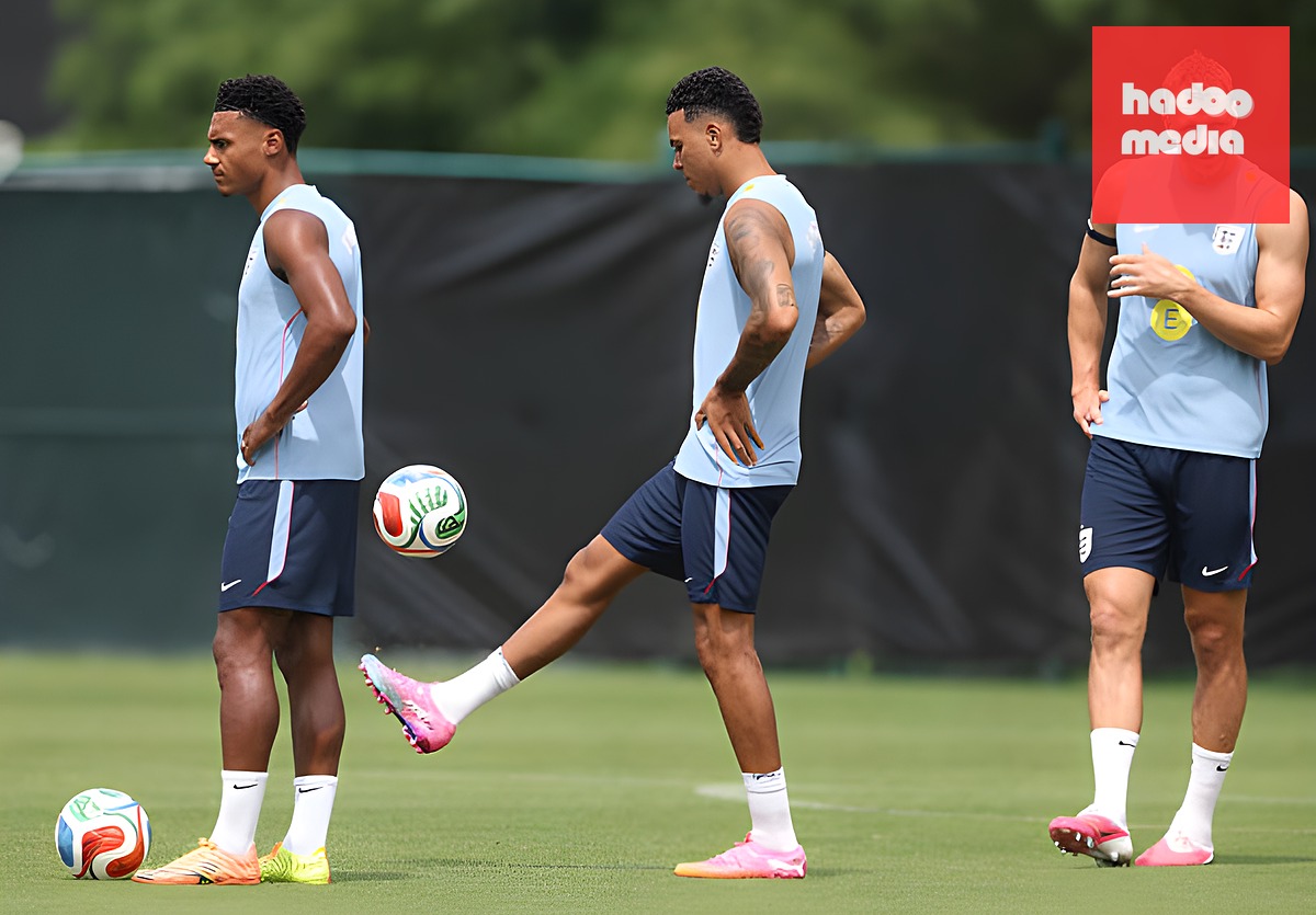 Rogers và Watkins có thể tạo đột biến từ băng ghế dự bị. Ảnh: Getty Images.