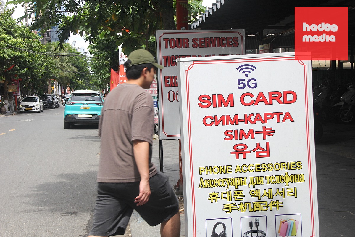 Khách ngơ ngác vì biển hiệu không có tiếng Việt, chính quyền sẽ ra quân xử lý - Ảnh 3.