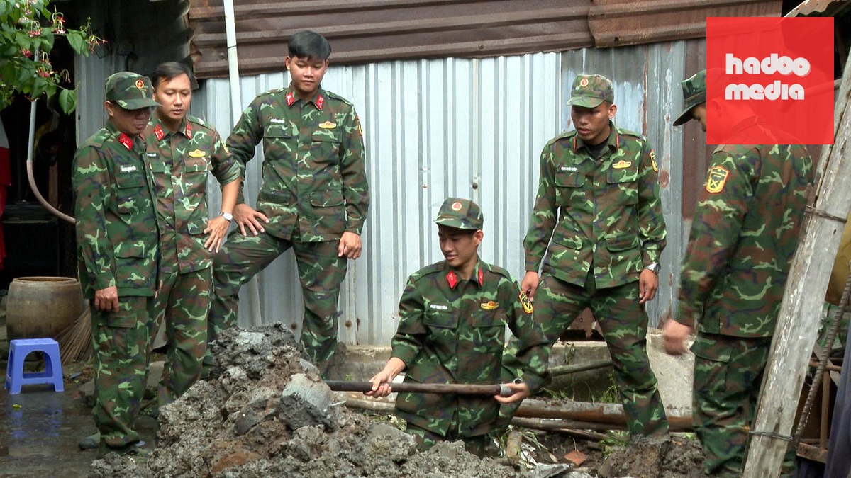 Các lực lượng tiến hành khai quật các khu vực nghi ngờ để tìm kiếm mộ liệt sĩ hy sinh năm 1973 - Ảnh: CTV