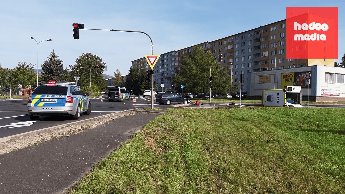 Nehoda sanitky na Karlovarsku z roku 2023