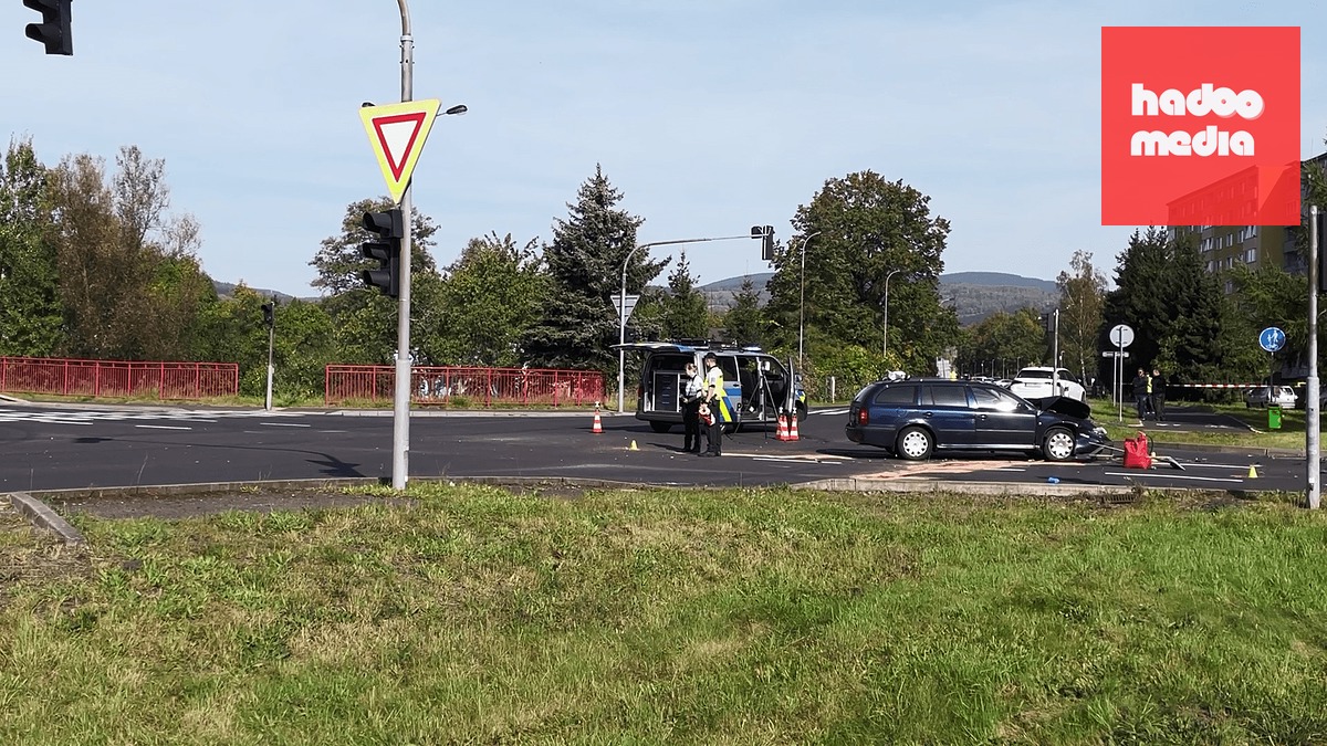 Nehoda sanitky na Karlovarsku z roku 2023