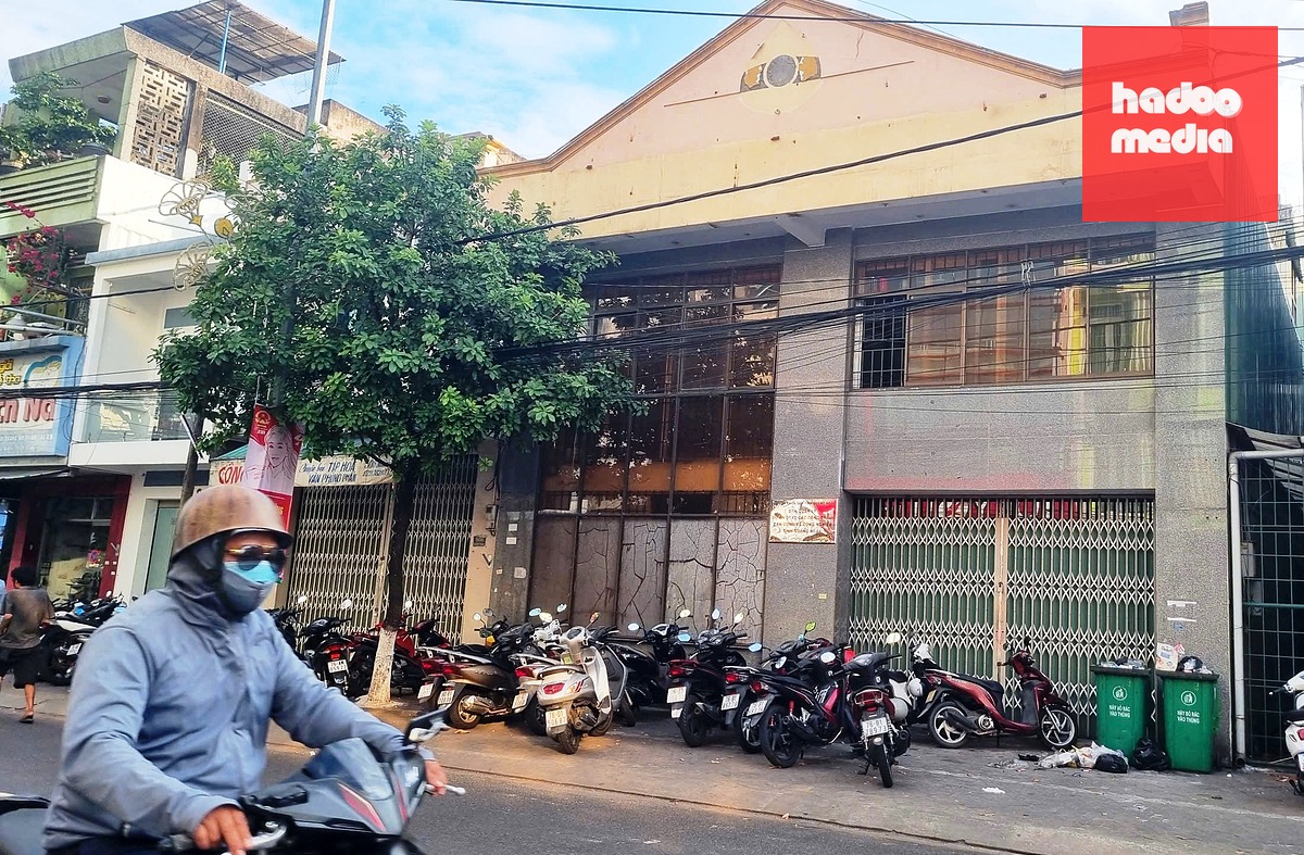 Nhà công sản tại số 504 Quang Trung (phường Cẩm Thành, Quảng Ngãi) có giá khởi điểm cho thuê 281 triệu đồng/năm - Ảnh: TRẦN MAI