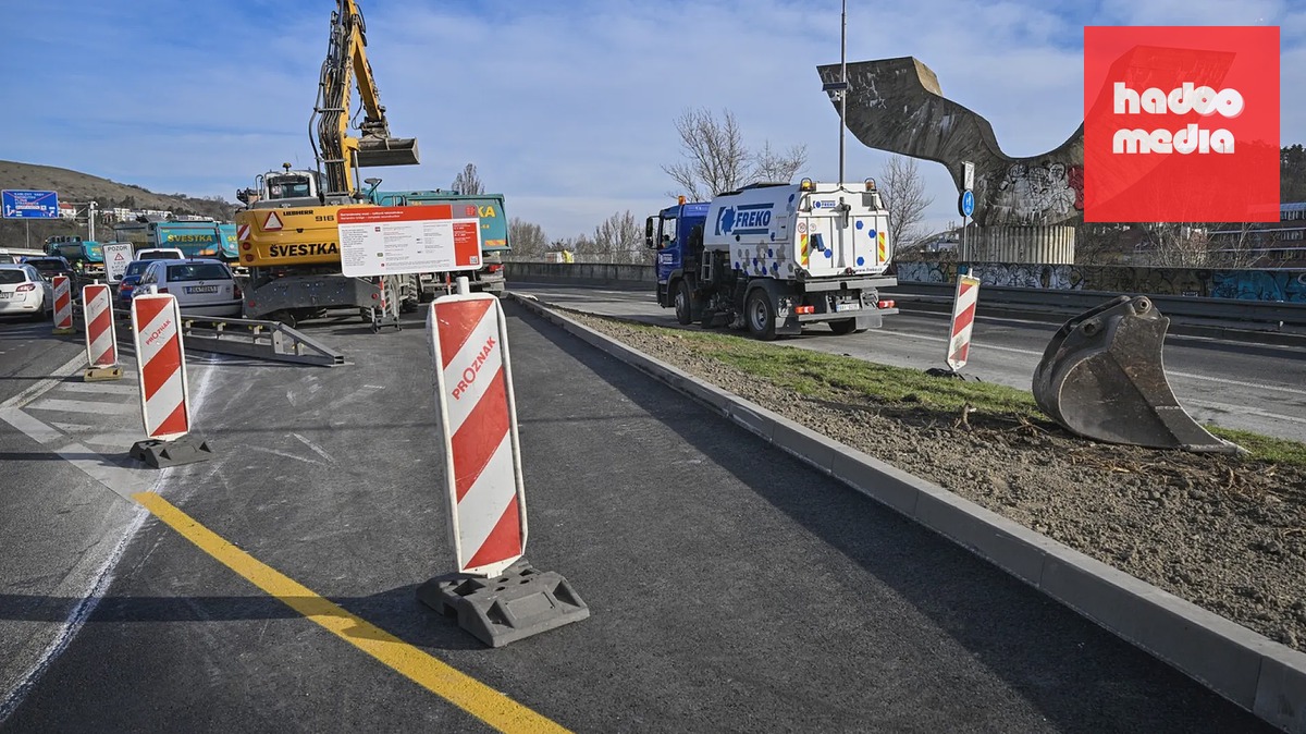 Plastika Rovnováha v době rekonstrukce Barrandovského mostu (2024)