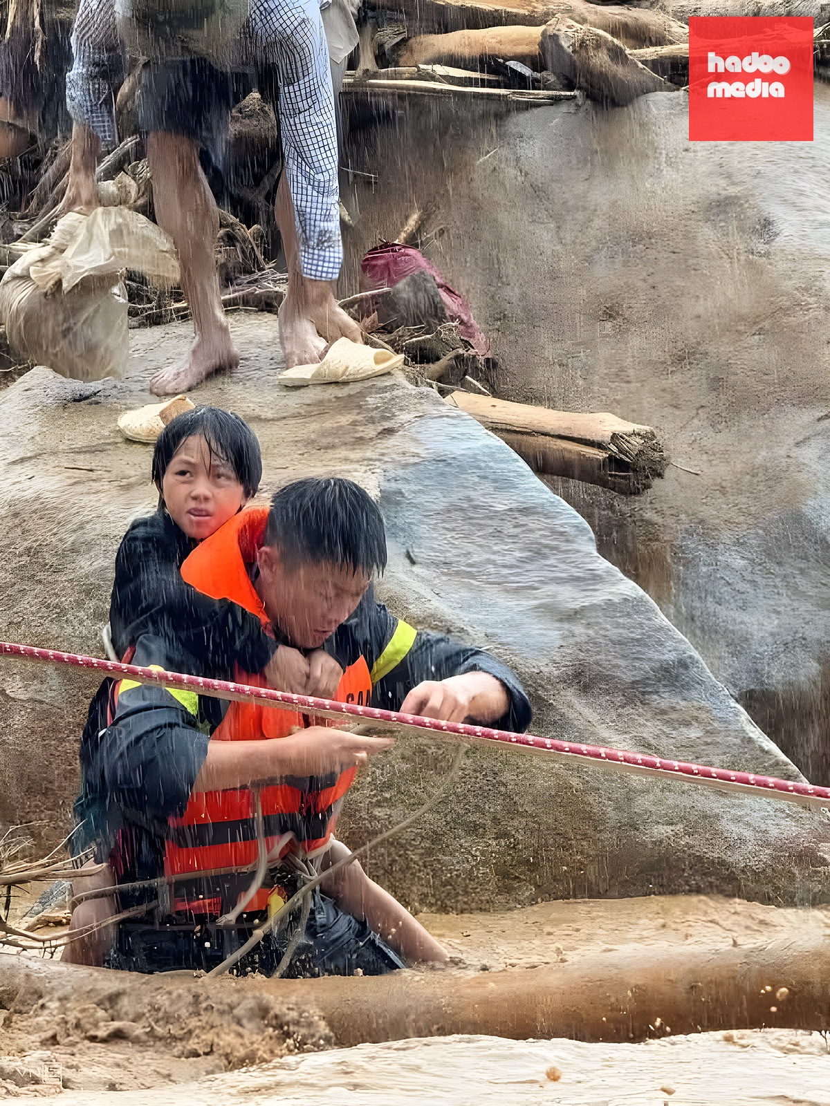 Lai Châu, Sơn La tan hoang sau trận lũ dữ ngày 17/7