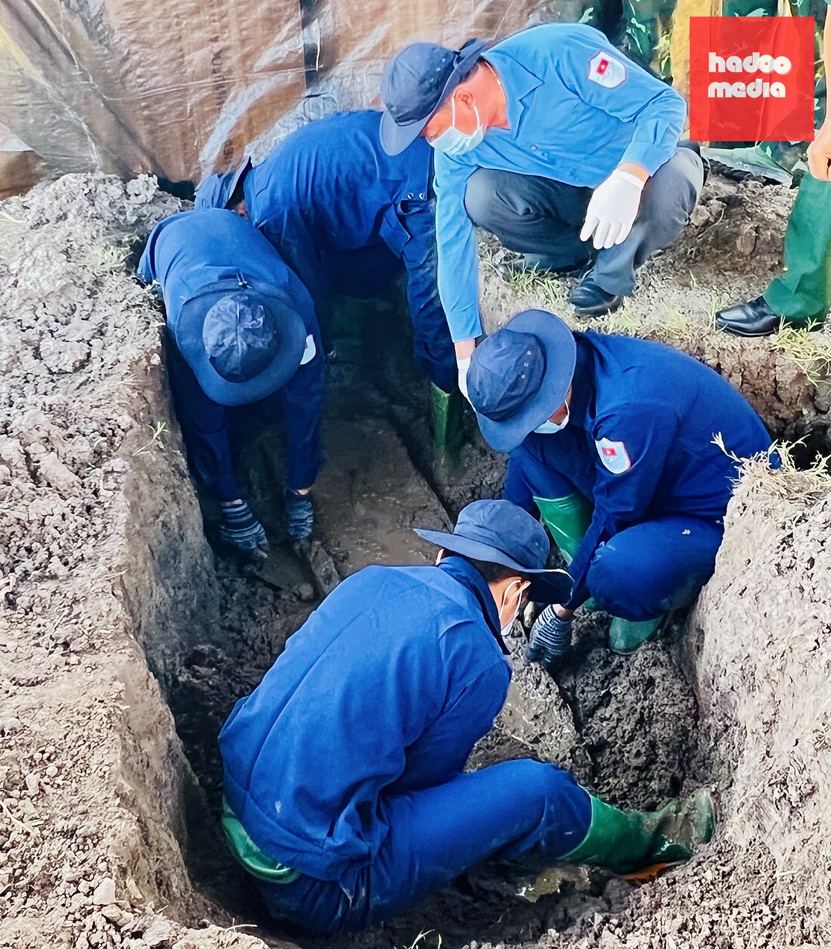 Sau nhiều ngày khai quật đã tìm thấy hài cốt của liệt sĩ Nguyễn Thị Út - Ảnh: AN MINH