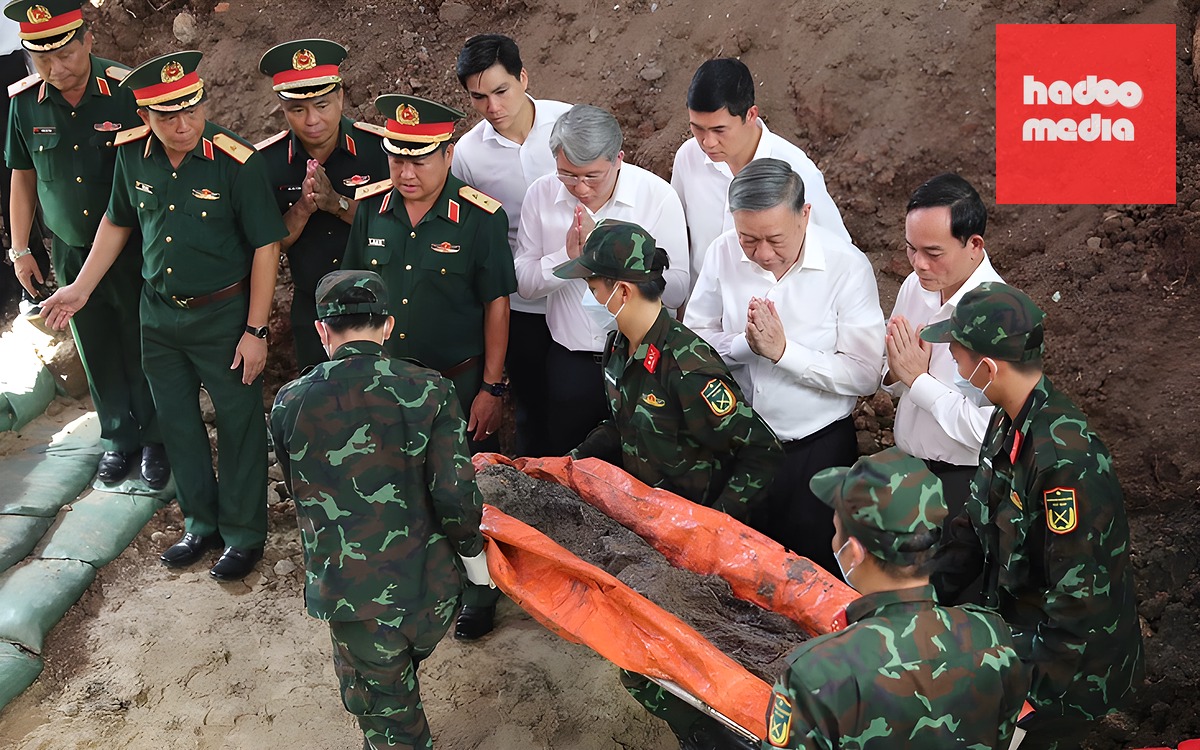 Dòng người nối nhau đến viếng tại công viên Lê Thị Riêng: Đời đời nhớ ơn người nằm xuống vì hoà bình - Ảnh 2.