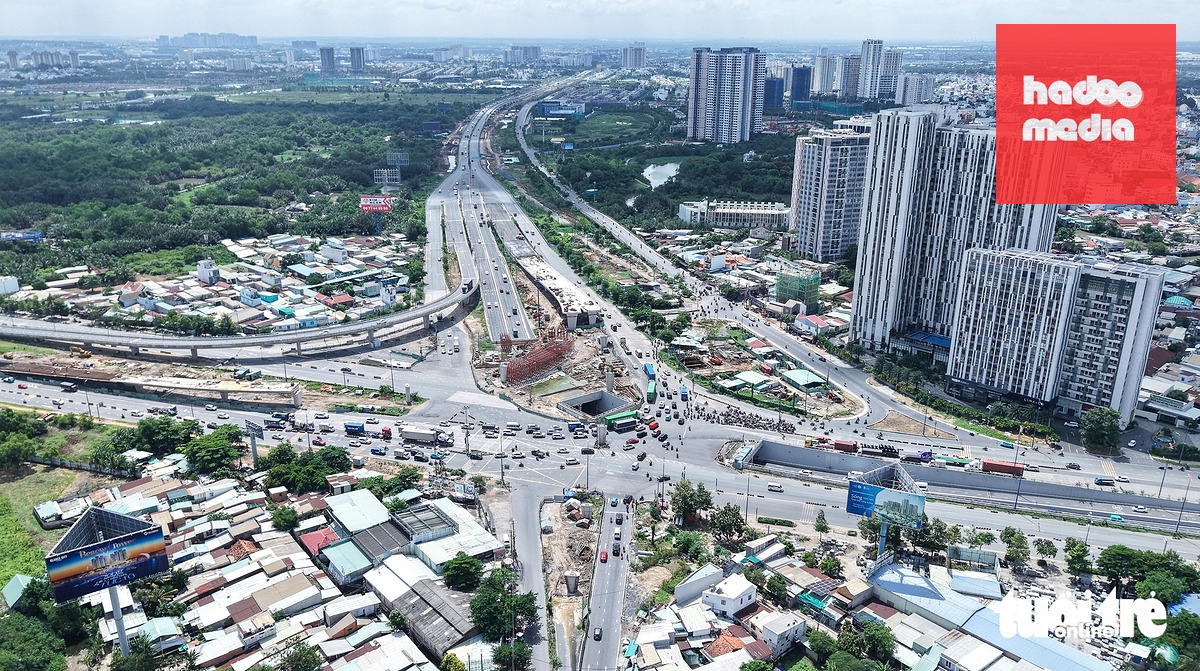 Toàn cảnh dự án nút giao An Phú ghi nhận giữa tháng 7-2026 - Ảnh: THUẬN VĂN