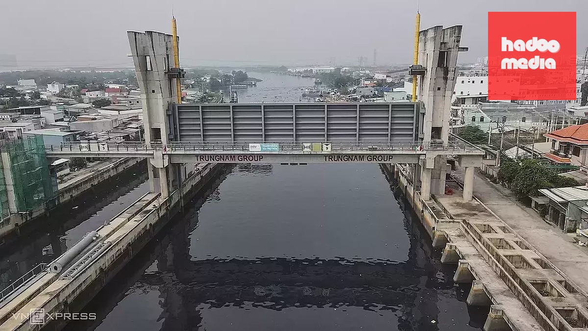 Cống ngăn triều Phú Định thuộc dự án chống ngập 10.000 tỷ đồng ở TP HCM. Ảnh: Thanh Tùng