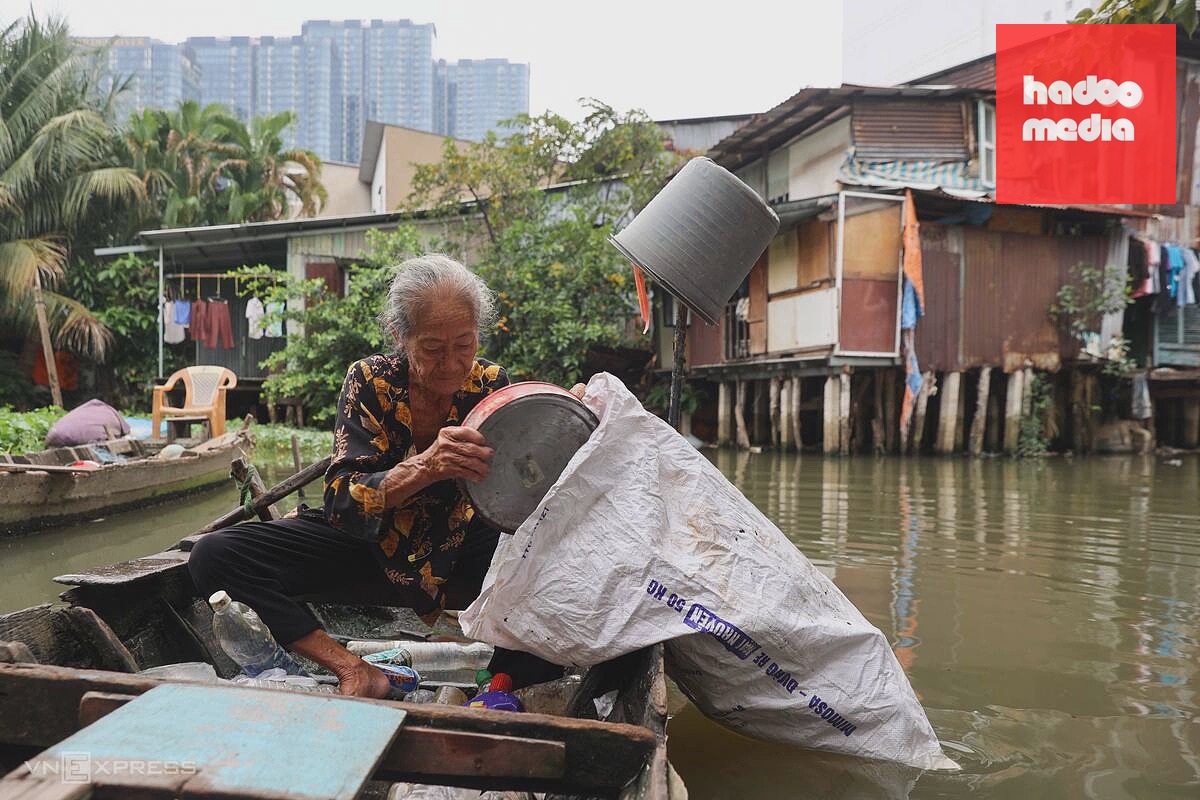 Ô nhiễm nghiêm trọng ở rạch Văn Thánh trước dự án cải tạo lớn tại TP HCM