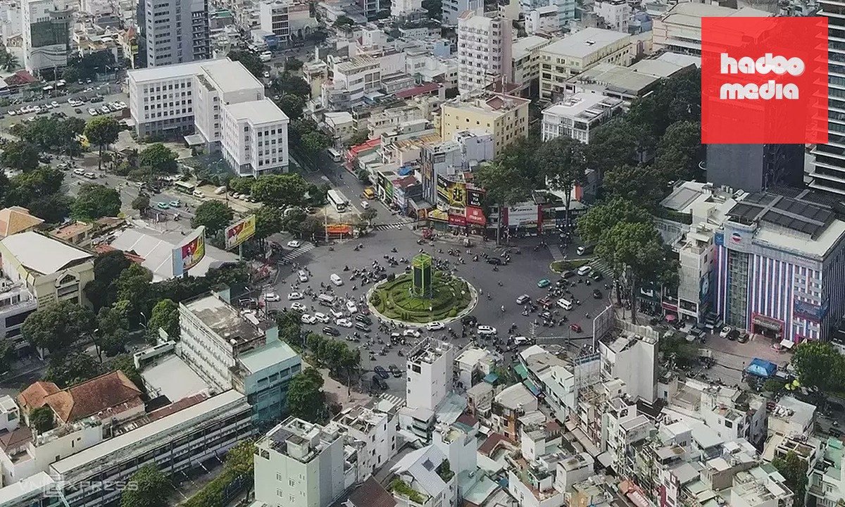 Vòng xoay công trường Dân Chủ trước thời điểm thi công ga metro Bến Thành - Tham Lương. Ảnh: Quỳnh Trần