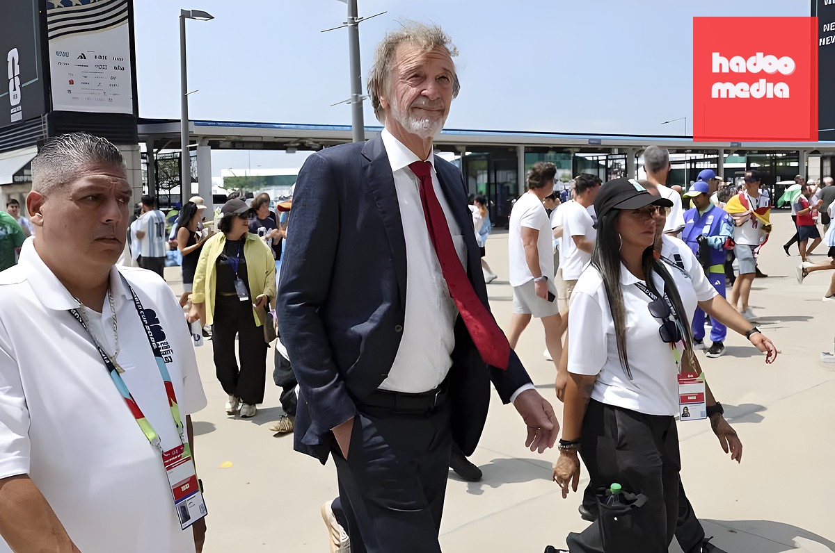 Sir Jim Ratcliffe gây tranh cãi với hàng loạt chính sách tại Manchester United. Ảnh: Getty Images