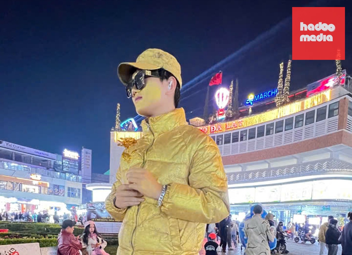 Những nhân tượng ở phố sương mù, kiên trì trong gió lạnh kiếm thêm thu nhập - Ảnh 6.