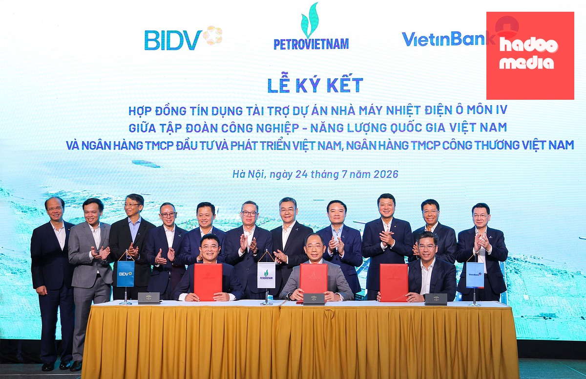 Đại diện lãnh đạo Petrovietnam, BIDV và VietinBank ký kết hợp đồng tín dụng tài trợ cho dự án Nhà máy Nhiệt điện Ô Môn IV - Ảnh: BIDV