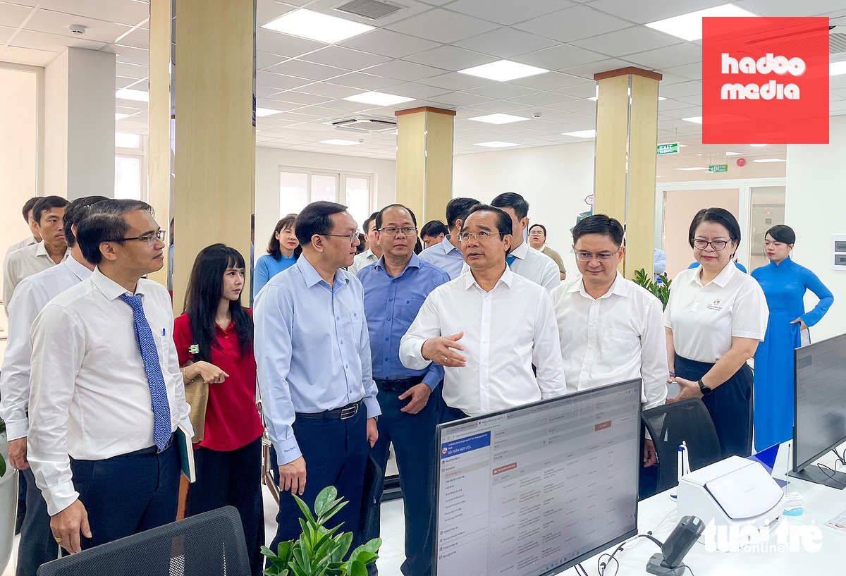 TP.HCM đạt mức hài lòng 99,44% về giải quyết thủ tục hành chính trong giai đoạn cuối năm 2025 và đạt 100% trong những tháng đầu năm 2026 - Ảnh: CHÂU TUẤN