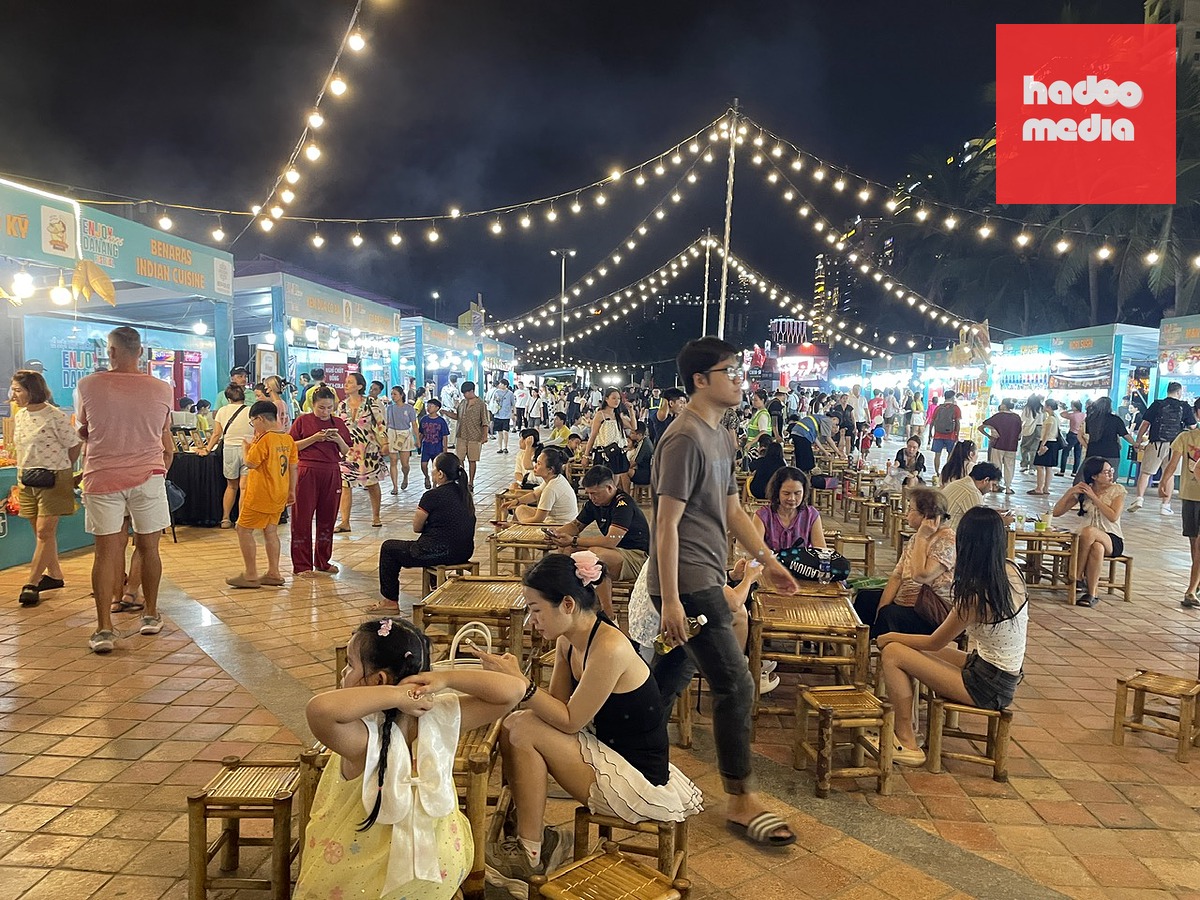 Chợ đêm là hoạt động trải nghiệm nhận được quan tâm của du khách tại Đà Nẵng - Ảnh: B.D.