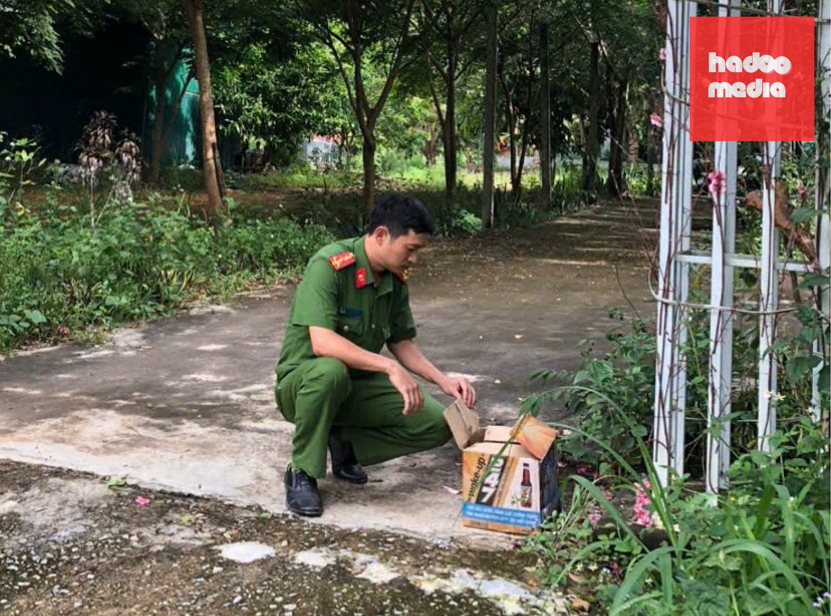 Cháu bé được để trong thùng giấy, bỏ rơi trước cổng chùa - Ảnh: Công an Quảng Ngãi