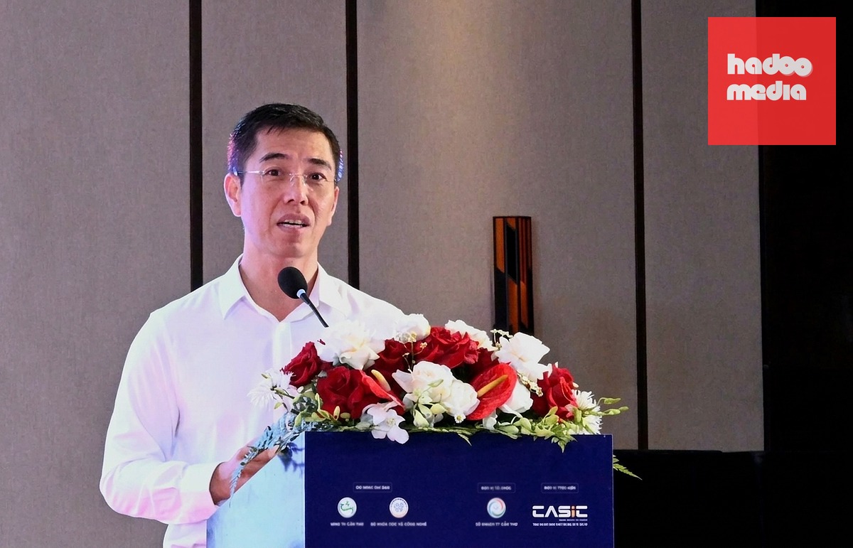 PGS.TS Phan Anh Tú trình bày tại hội thảo - Ảnh: CHÍ QUỐC