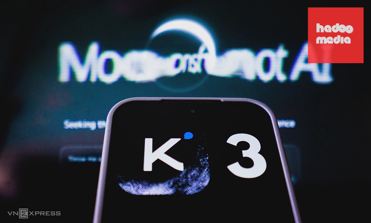 Logo Kimi K3 trên một chiếc smartphone ngày 23/7. Ảnh: Bảo Lâm