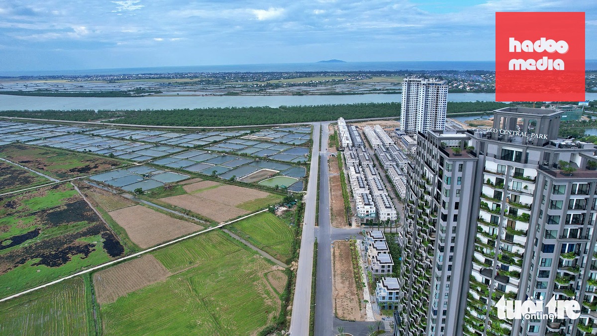 Hội đồng nhân dân tỉnh Hà Tĩnh khóa XIX vừa thông qua nghị quyết chủ trương giao UBND tỉnh Hà Tĩnh làm cơ quan chủ quản thực hiện dự án xây dựng tuyến đường kết nối hai tỉnh Nghệ An - Hà Tĩnh qua cầu Bến Thủy 3 - Ảnh: DOÃN HÒA