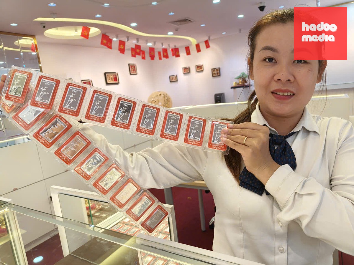 Giá bạc trong nước ở quanh mức 2,1 - 2,2 triệu đồng/lượng - Ảnh: ÁNH HỒNG