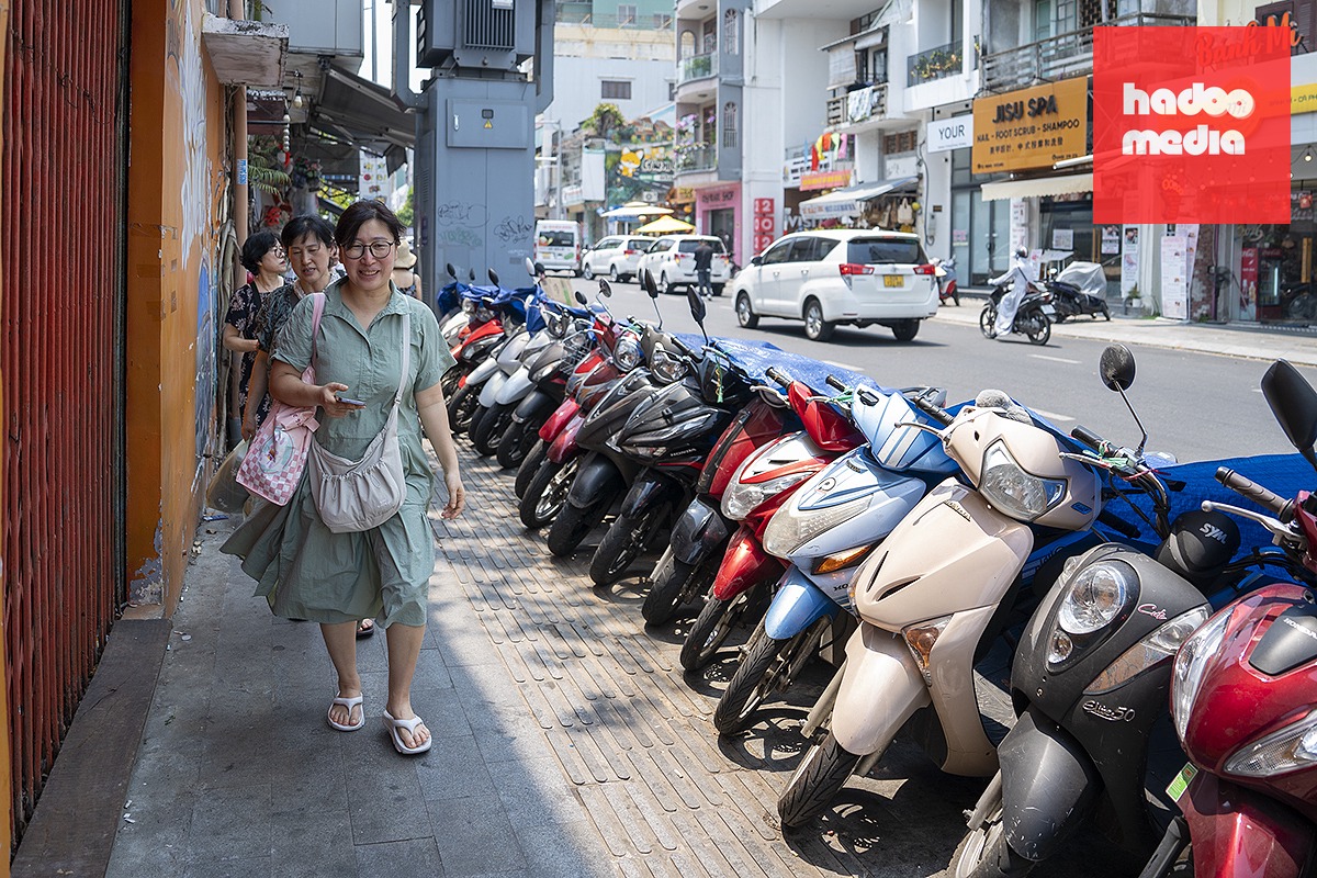 Vỉa hè Đà Nẵng: Ngày thông thoáng, đêm lại bị chiếm dụng trở lại