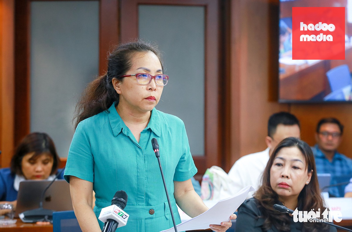 Bà Võ Thị Hồng Ngân - Phó trưởng Phòng Di sản văn hóa, Sở Văn hóa và Thể thao TP.HCM - nói về vấn đề đường trùng tên xuất hiện nhiều sau sáp nhập - Ảnh: CHÂU TUẤN