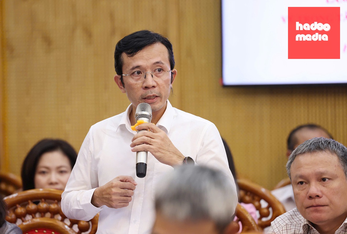 Nhà báo Trần Xuân Toàn - Phó tổng giám đốc Cơ quan Báo và Phát thanh, Truyền hình TP.HCM, Tổng biên tập Báo điện tử Tuổi Trẻ - nêu ý kiến - Ảnh: NAM TRẦN