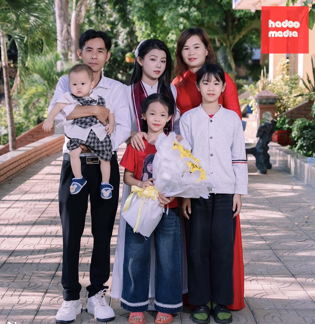 Con gái hay con trai đều là niềm hạnh phúc và động lực để vợ chồng anh Tiến nỗ lực vun vén tổ ấm - Ảnh: NVCC