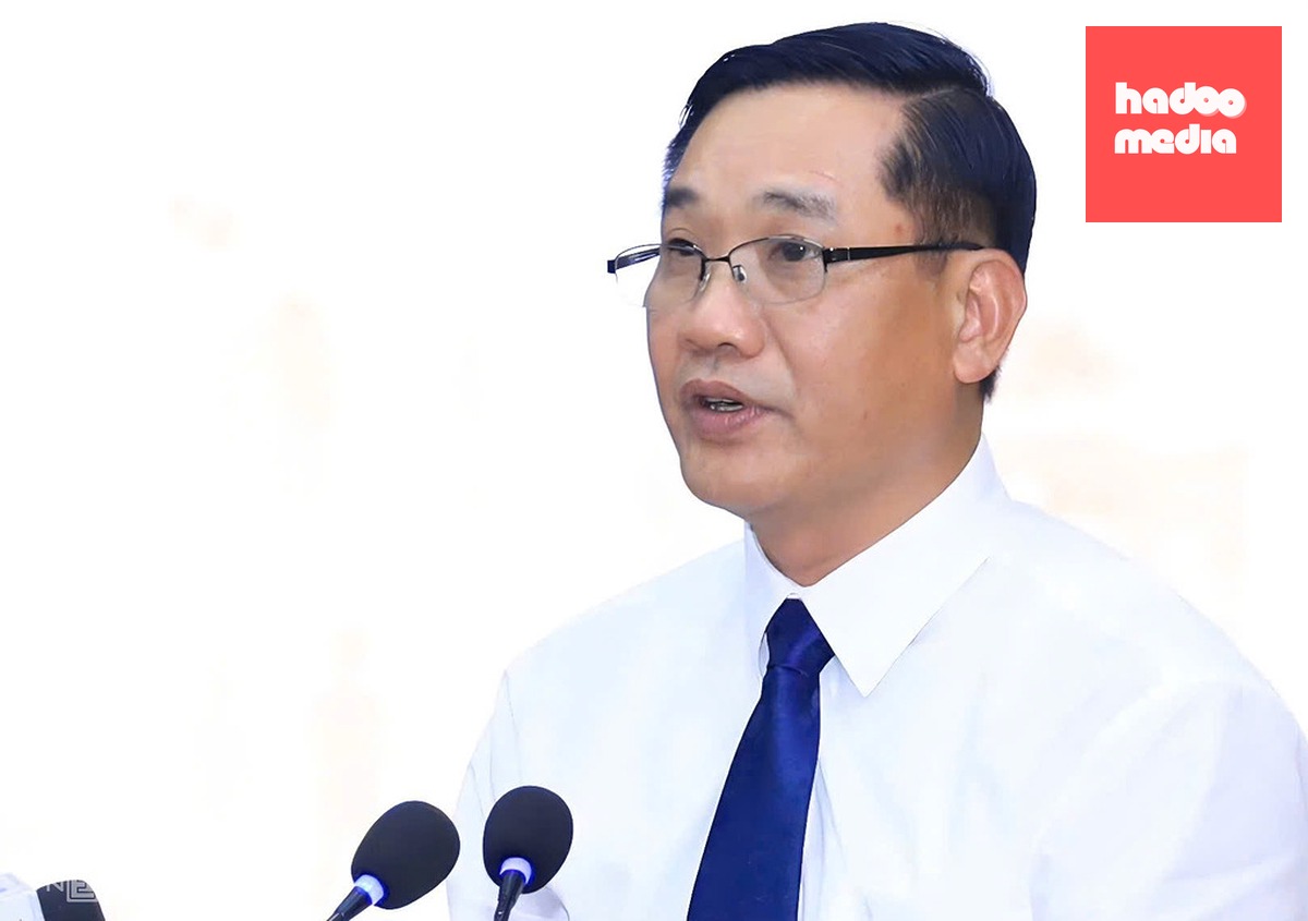 Chủ tịch UBND xã Thư Lâm Phạm Trọng La phát biểu tại buổi lễ sáng 31/7. Ảnh: Hoàng Phong