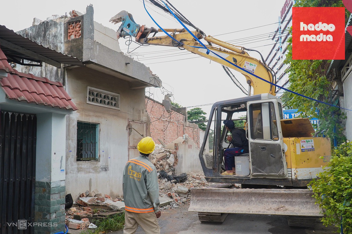Dỡ nhà mở rộng quốc lộ 22, tăng làn xe kết nối TP HCM và Tây Ninh